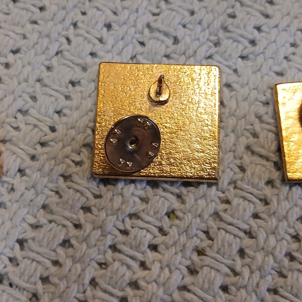 Set of Three Vintage Quilt Pins - Picture 7 of 7